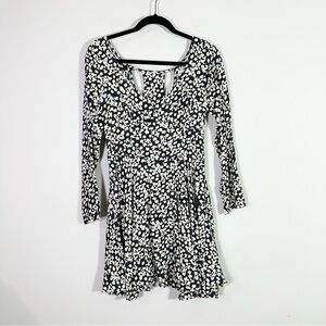 Abercrombie and Fitch Black White Speckled V-Neck Cutout Long Sleeve Mini Dress